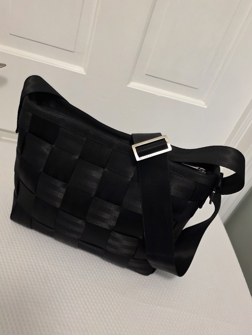 Harveys Black Woven Seatbelt Large Messenger/Crossbody Bag